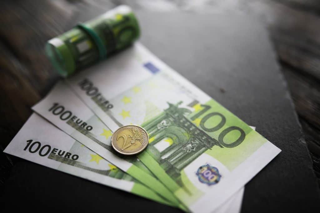Kako se pripraviti na finančne izzive v različnih življenjskih obdobjih Kako se pripraviti na finančne izzive v različnih življenjskih obdobjih